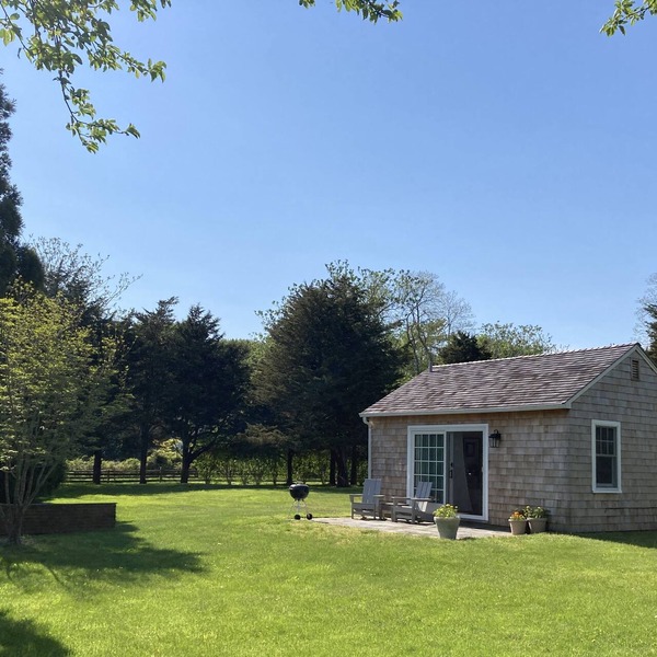 Charming cottage with private pool near village. The perfect Hamptons escape.