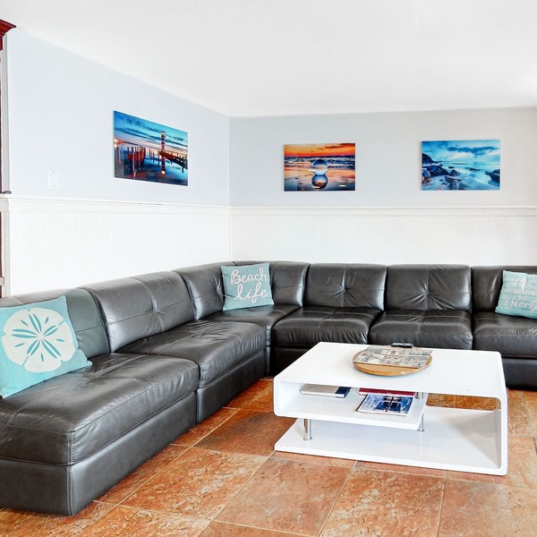 Charming, dog-friendly historical home with gorgeous ocean views
