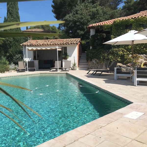 Charming Provencal house, Villa Le Peiral with swimming pool and Sainte-Victoire view