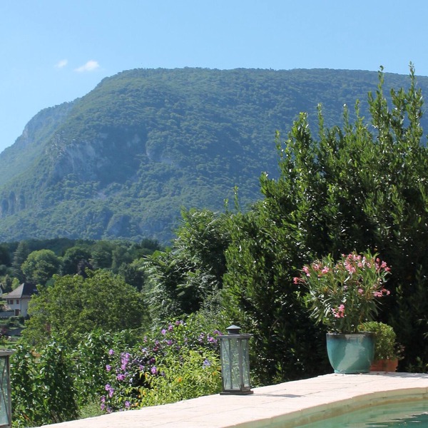 Charming stone cottage with sauna, pool, near the Grand Colombier and lakes