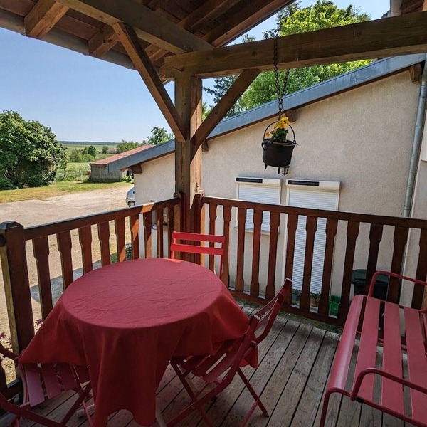 Charming Garden-View Apartment in Aingeville, Near Vittel and Contrexéville - Family Friendly