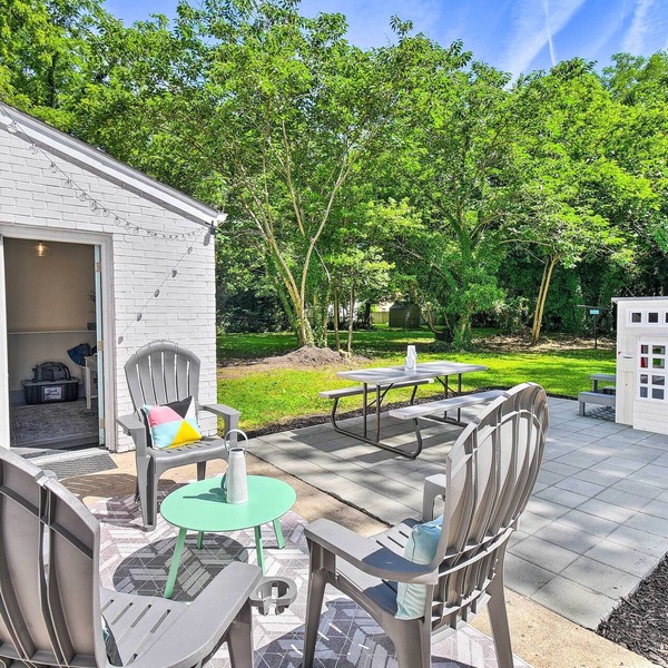 Charming Hampton Home w/Yard: 2 Mi to Beach!