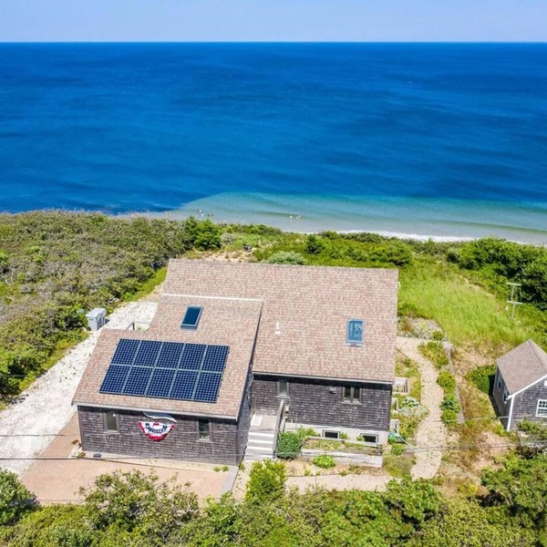 Charming Handicapped Accessible 3-bedroom house in Welcoming Wellfleet