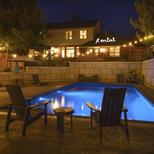 Charming Hideaway: 1-bedroom Apartment