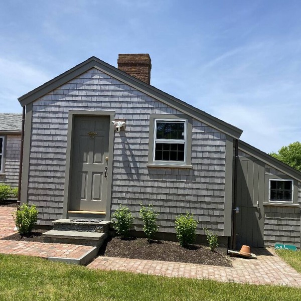 Charming Historic Downtown Cottage