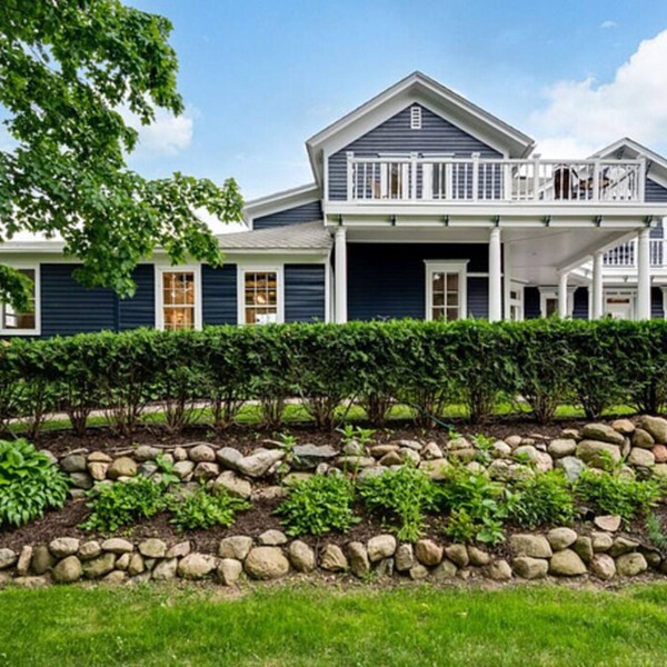 Charming Historic Home with Luxury Suites & Courtyard