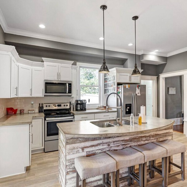 Charming Historic Home in Downtown Carthage – Walk to Coffee, Breweries & More!
