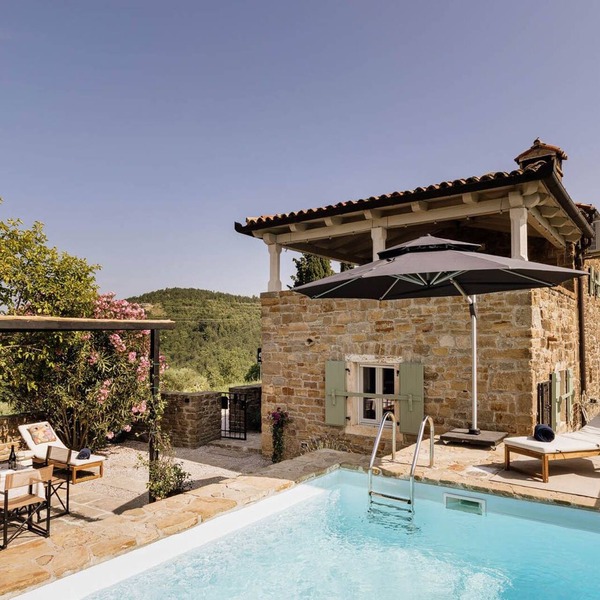 Charming Holiday Home for 4 with Private Pool and Amazing Views