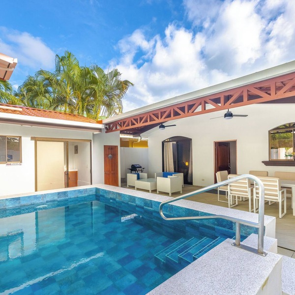 Charming Home in Gated Community with Private pool