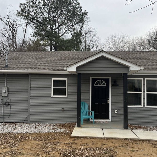 Charming Home just minutes from Interstate and Mall