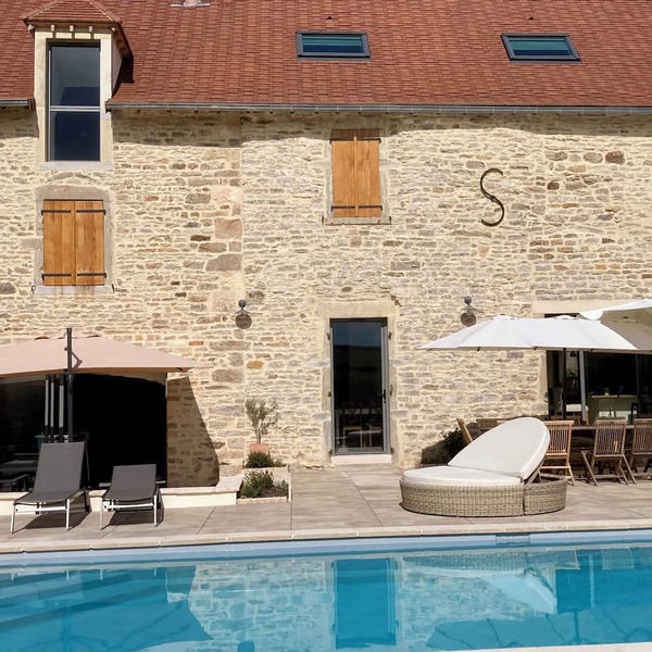 Charming house in Burgundy completely renovated with swimming pool