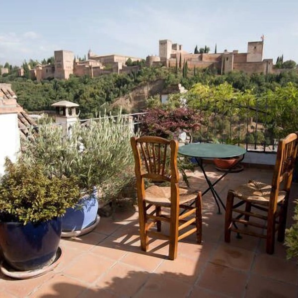 CHARMING HOUSE IN THE ARABE ALBAICIN NEIGHBORHOOD (VIEWS TO THE ALHAMBRA)