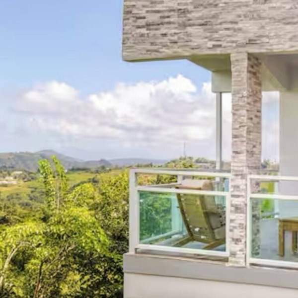 Charming house, stunning views in brilliant Barranquitas with AC, WiFi, Parking