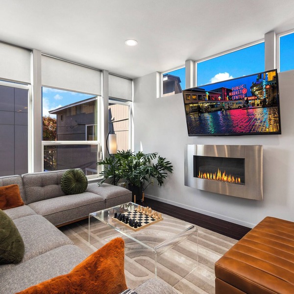 Charming house with 3 bedrooms and 3.5 bathrooms in the heart of Seattle.