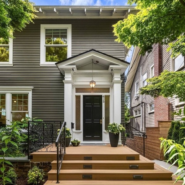 Charming house with Space Needle view in historic Capitol Hill Seattle