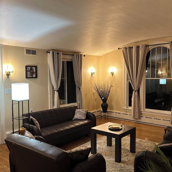 Charming Johnstown Home - 3BR Home with AC, WiFi & Office Corner