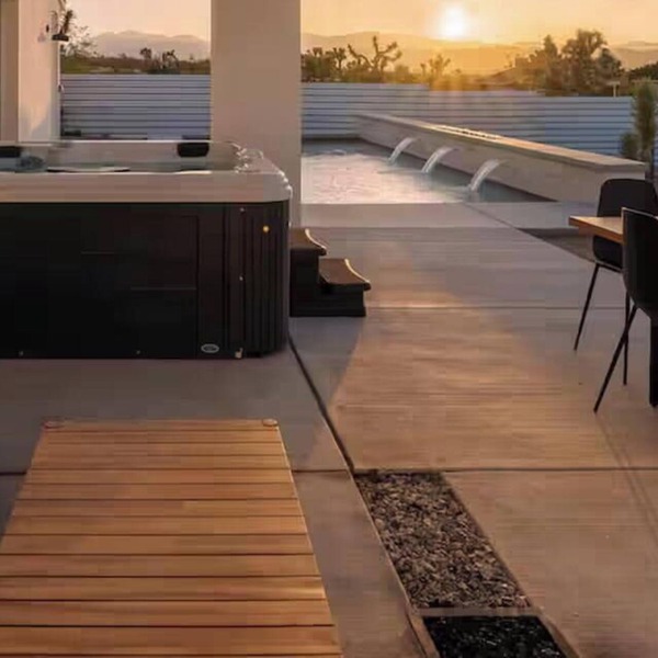 Charming Joshua Tree villa, Pool,Spa, Arcade-Game-Theatre Room, Mins to JT park!