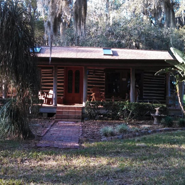 Charming Lakefront Private Cabin w/Boathouse-Fishing, biking, relaxing time!