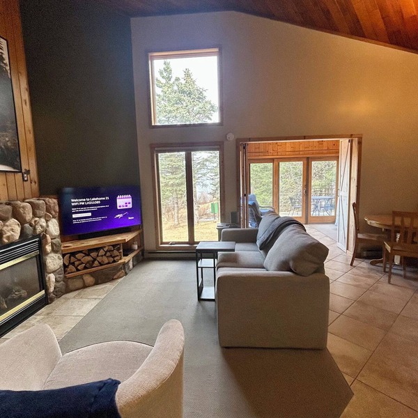 Charming Lakehome Central to Superior's North Shore Attractions 2 Bed/1 Bath