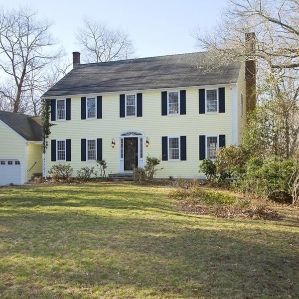 Charming large 4-bedroom house in Scituate 1 mile from beach