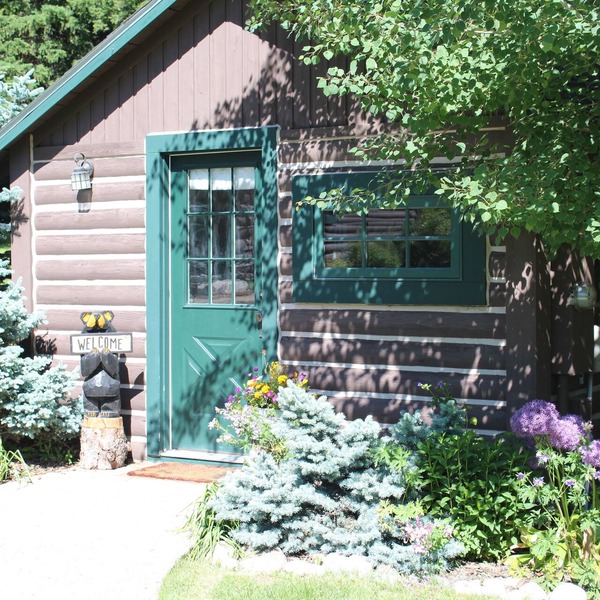 Charming Log Cabin In Beautiful Cottonwood Canyon, Just Outside of Bozeman