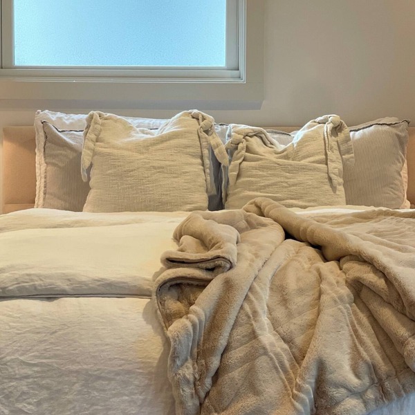 Charming Luxury Studio Cottage in Lovely Ballard with all amenities