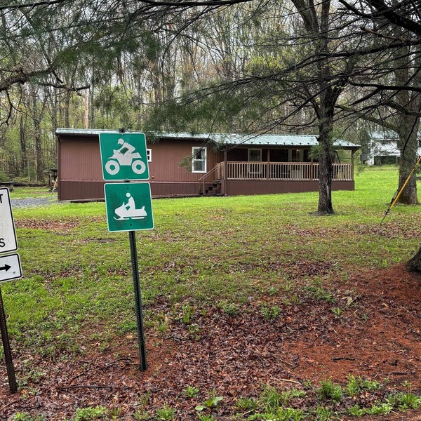 Charming mobile home with WiFi and AC in lovely Cross Fork.