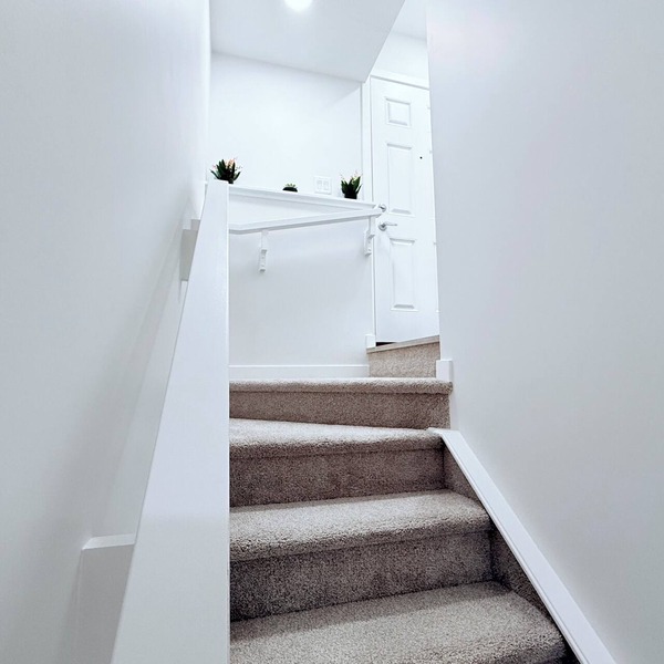 Charming Modern 2-bedroom suite in SW Calgary