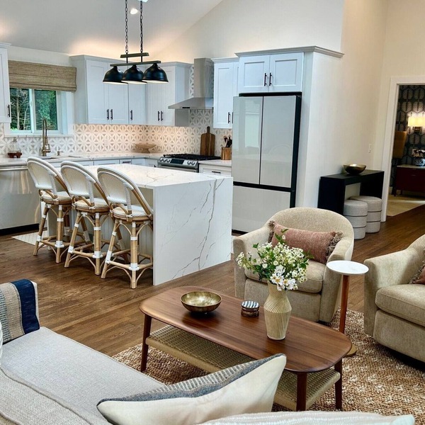 Charming Modern Cottage by the Bay and Beach - 3 bedroom/2 baths - Hampton Bays