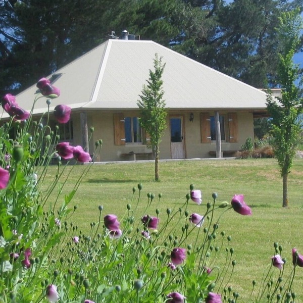 Charming Mudbrick Country Cottage