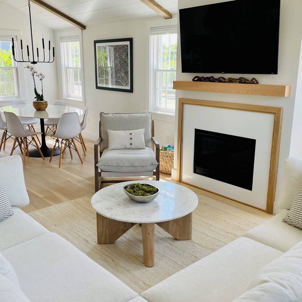 Charming new construction 4br cottage in town
