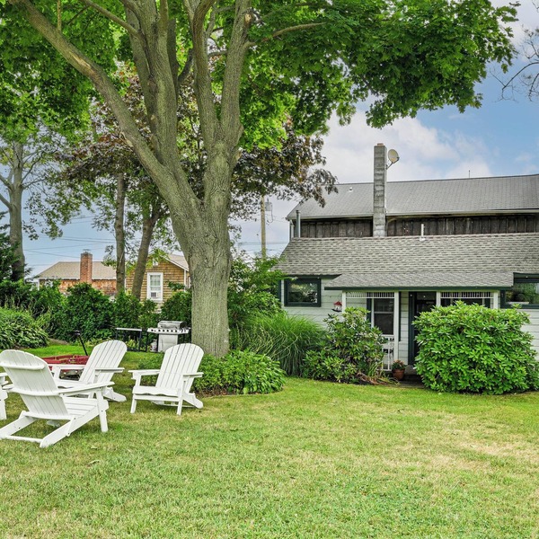 Charming North Fork Cottage, Steps to Waterfront