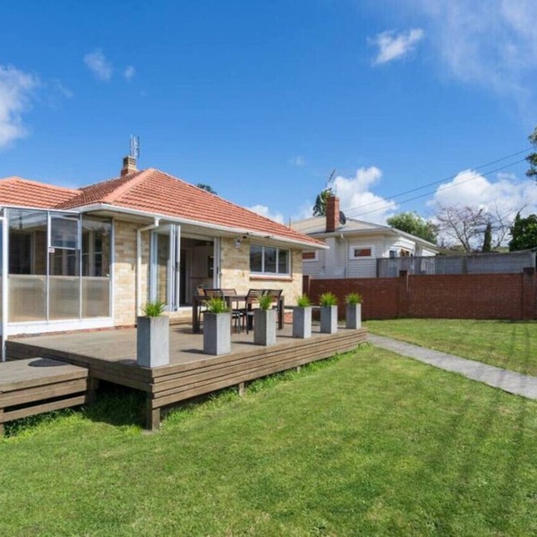 Charming One Tree Hill House by Furnished Rentals