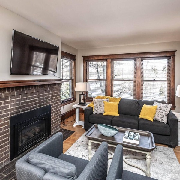 Charming Parkview 4BR Duplex by State Fair, U of M, DT