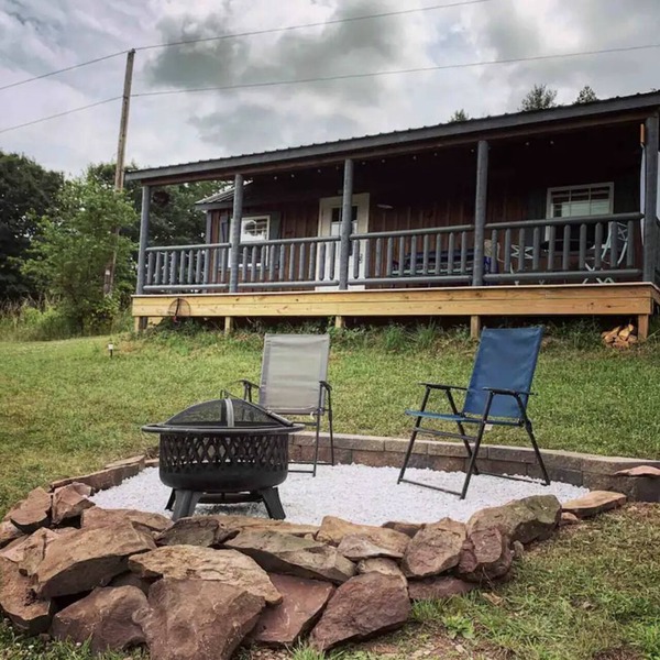 Charming Pet-Friendly Log Cabin Rental for Relaxing Getaways in Ringtown, Pennsylvania