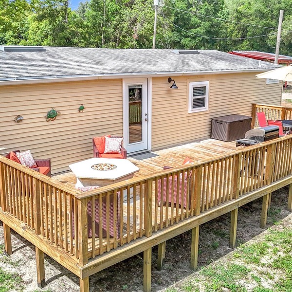 Charming , Pet friendly home in the countryside .