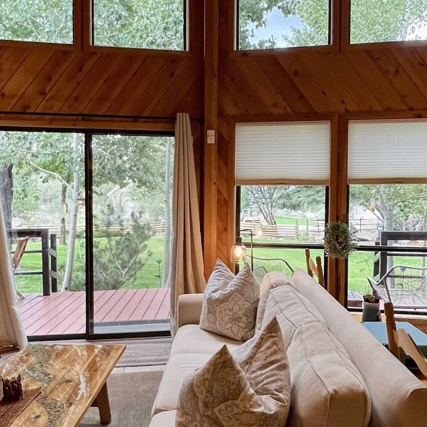 Charming Petersen Cottage Rustic Luxury