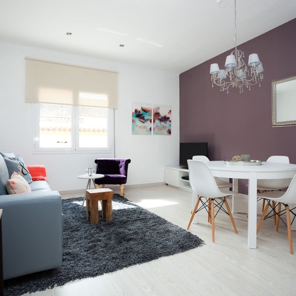 CHARMING & QUIET APARTMENT WITH BALCONY AND PARKING NEAR PARK GÜELL