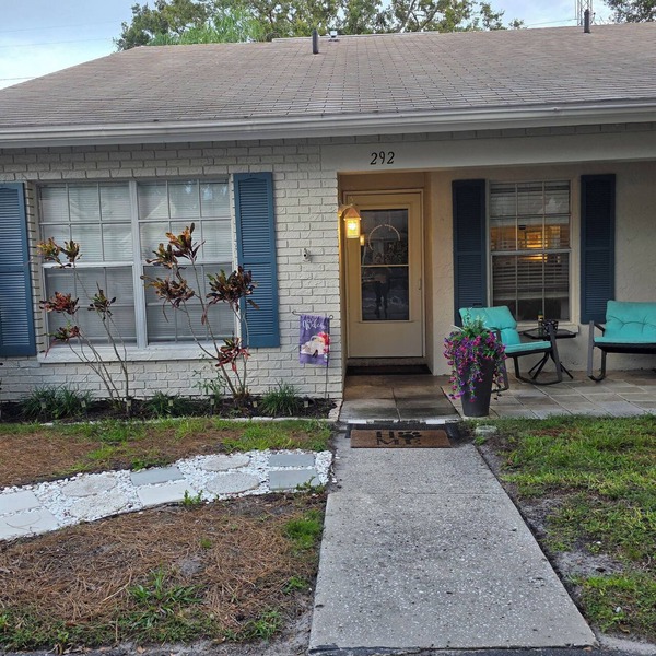 Charming Safety Harbor Villa - Walk to downtown and Philippe Park- Pet friendly