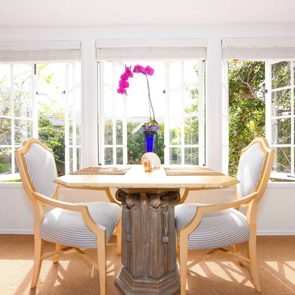 Charming Seashell Cottage in heart of La Jolla Village, Walking Distance to all