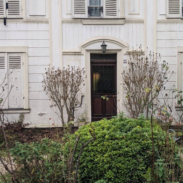 Charming self-contained apartment with garden - near Paris and Disney