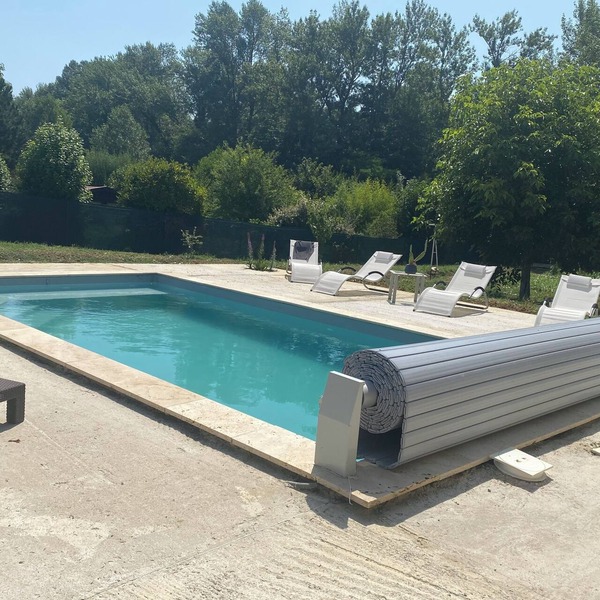 Charming single-storey house with saltwater pool. Completely renovated in 2022