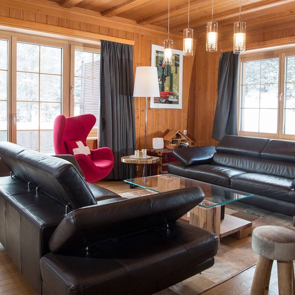 Charming Ski-in/Ski-out Chalet