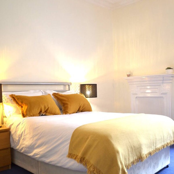 Charming Spacious Central Apartment