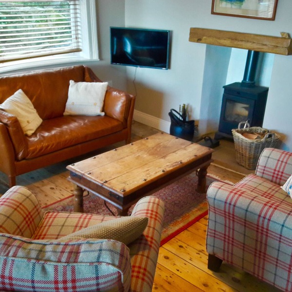 Charming, spacious cottage with stunning views of Staithes and the harbour