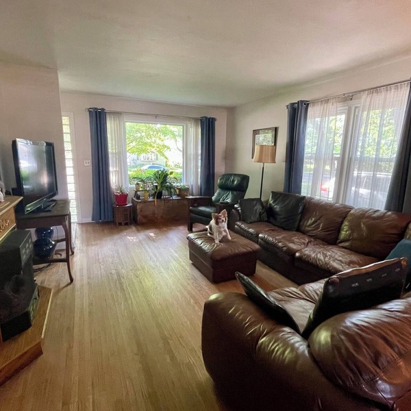 Charming spacious ranch in a quiet area. Pet friendly.