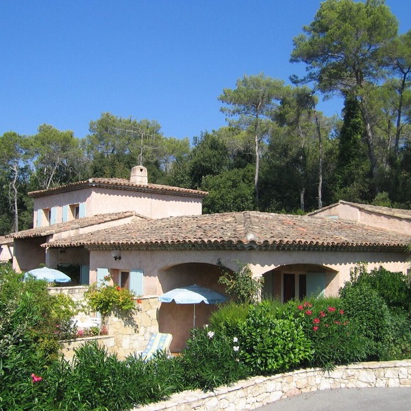 Charming studio in villa in Saint Paul de Vence with terrace and garden