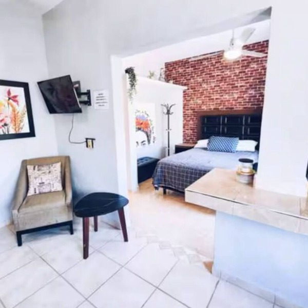 Charming studio with AC and WiFi in Cruz de Huanacaxtle 5 mins drive from beach