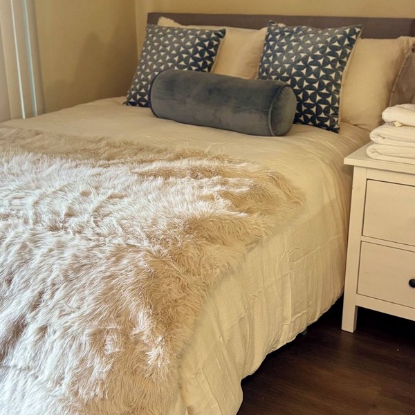 Charming studio in Newport Beach, fitness gym, pools and more!