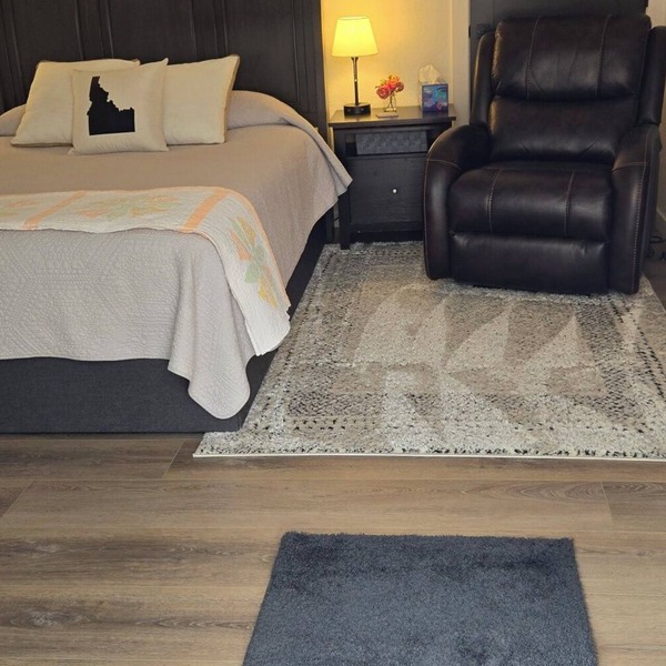 Charming studio in fabulous Meridian, Idaho with WiFi, AC, Private entry.